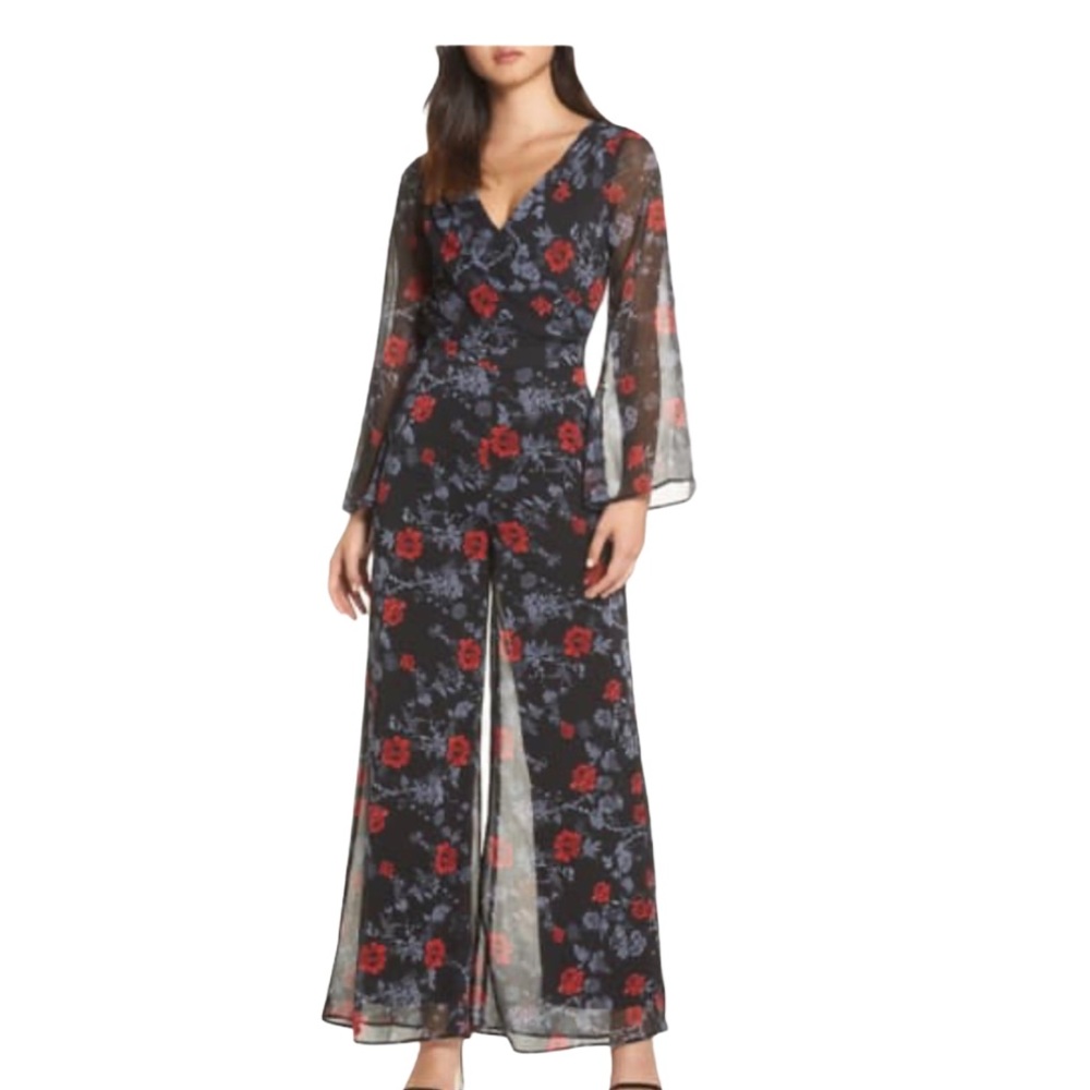 🆕 NWT Ali & Jay
Only Wish Floral Jumpsuit Size Lg
